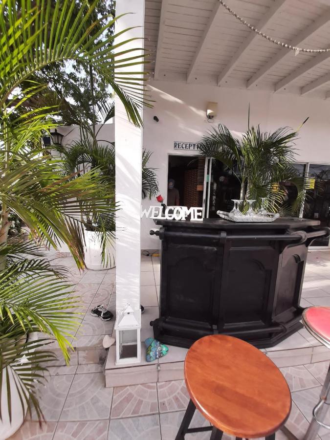 Palmita Hotel Hostel Oranjestad Esterno foto